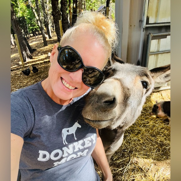 Meet your Posher, Amy - Picture 3 of 12